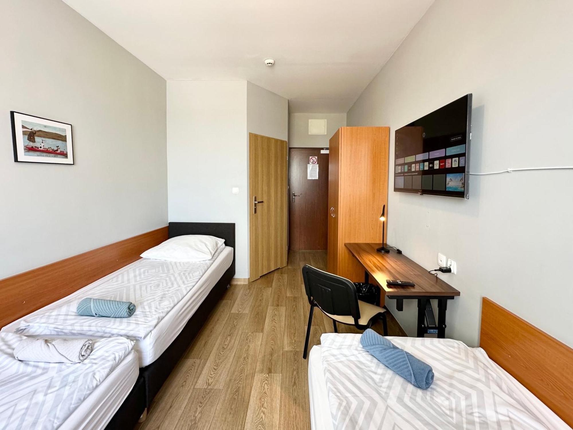 Premium Hostel & Bistro - Hostelpremium Pl Мелец Экстерьер фото